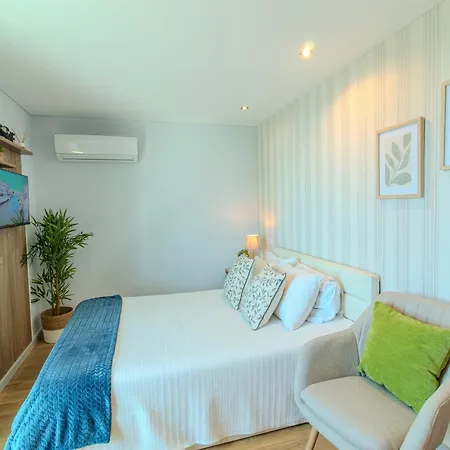 Em Com Estacionamento Apartment *