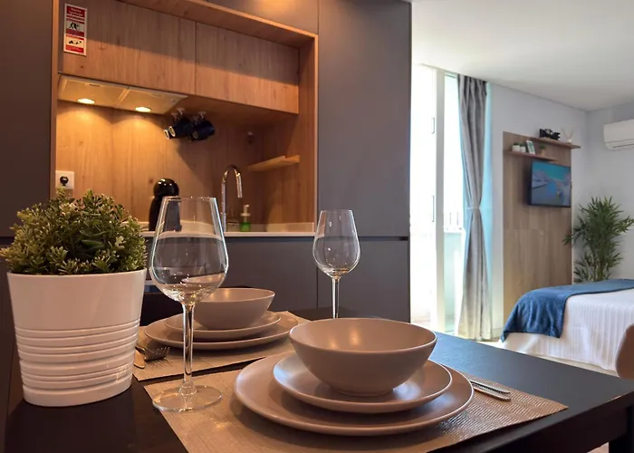 Em Com Estacionamento