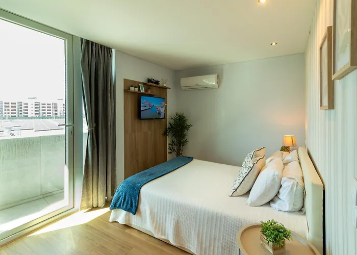 Em Com Estacionamento *